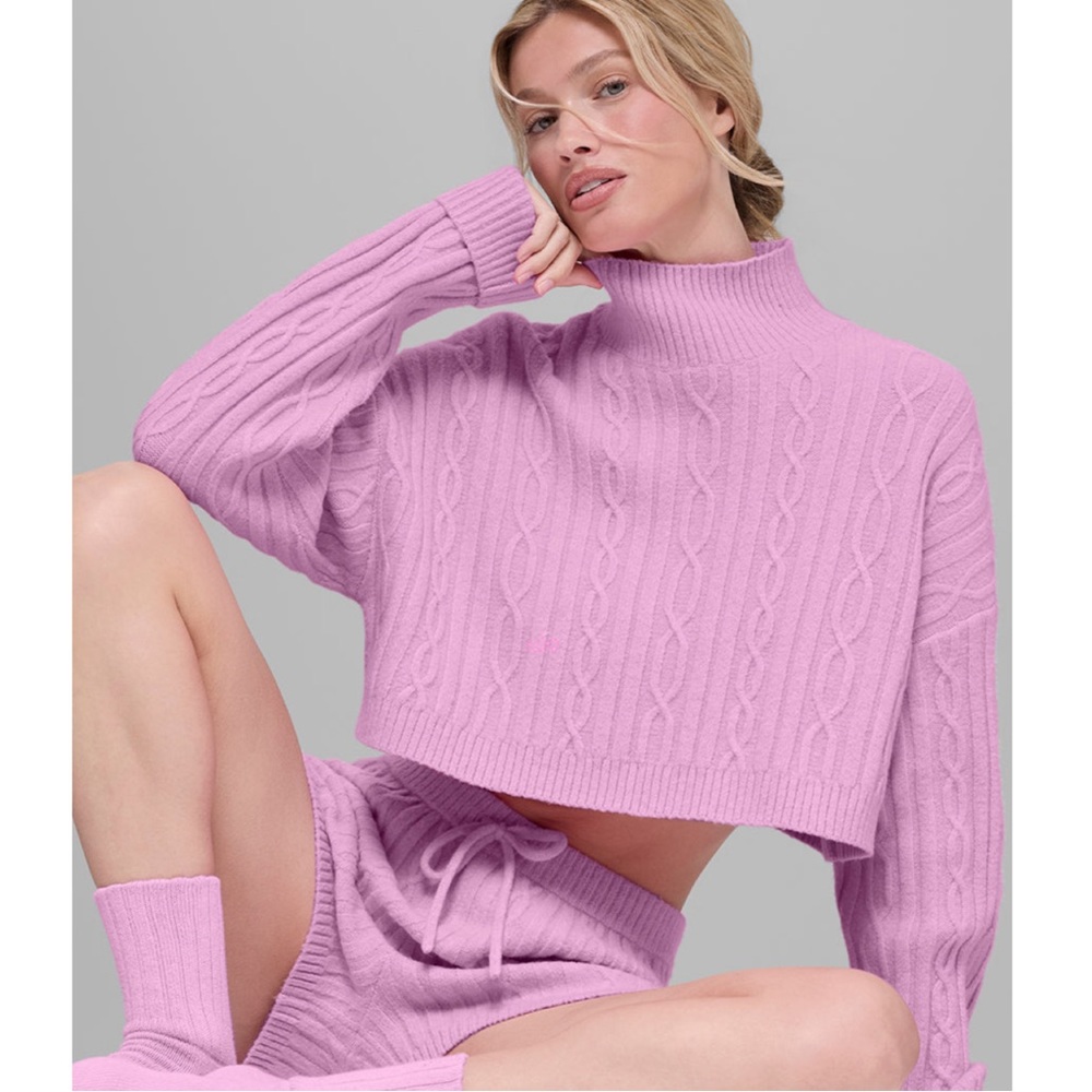 NWT Alo Yoga Cable Knit Set = Cropped Turtle Long Sleeve + Cable Knit  Shorts